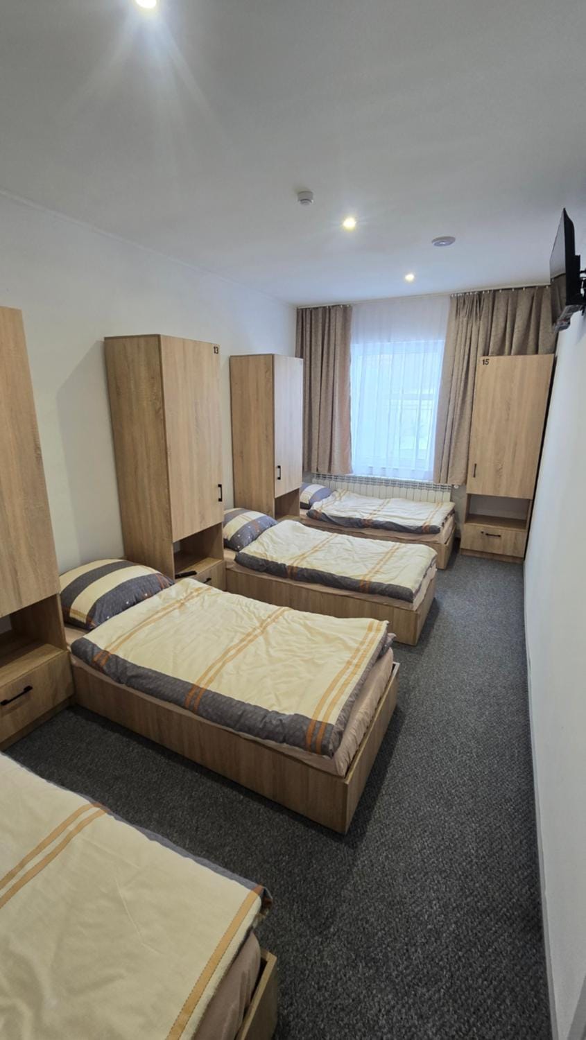 Pokoje gościnne GOOD NIGHT apartamenty, noclegi Hostel in Lesser Poland Voivodeship
