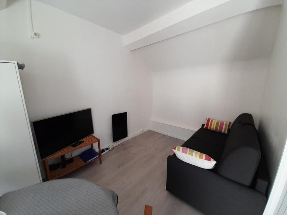 Charmant studio a Bois le Roi avec parking prive Apartment in Fontainebleau