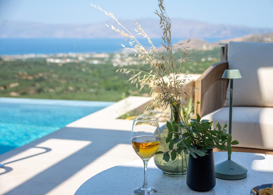 Day, Natural landscape, Pool view, Swimming pool