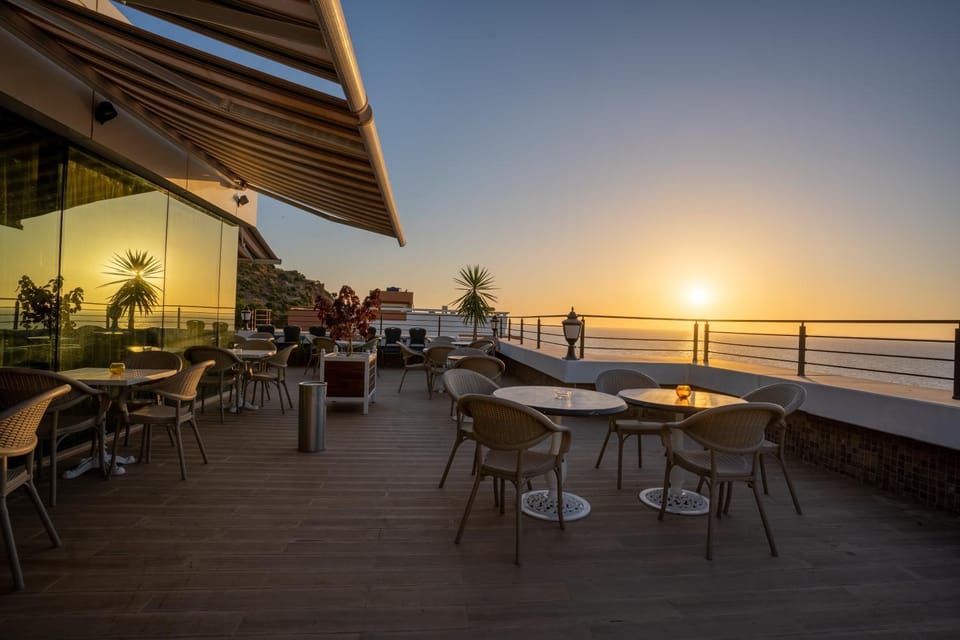 Patio, View (from property/room), Balcony/Terrace, Sea view, Sunrise, Sunset