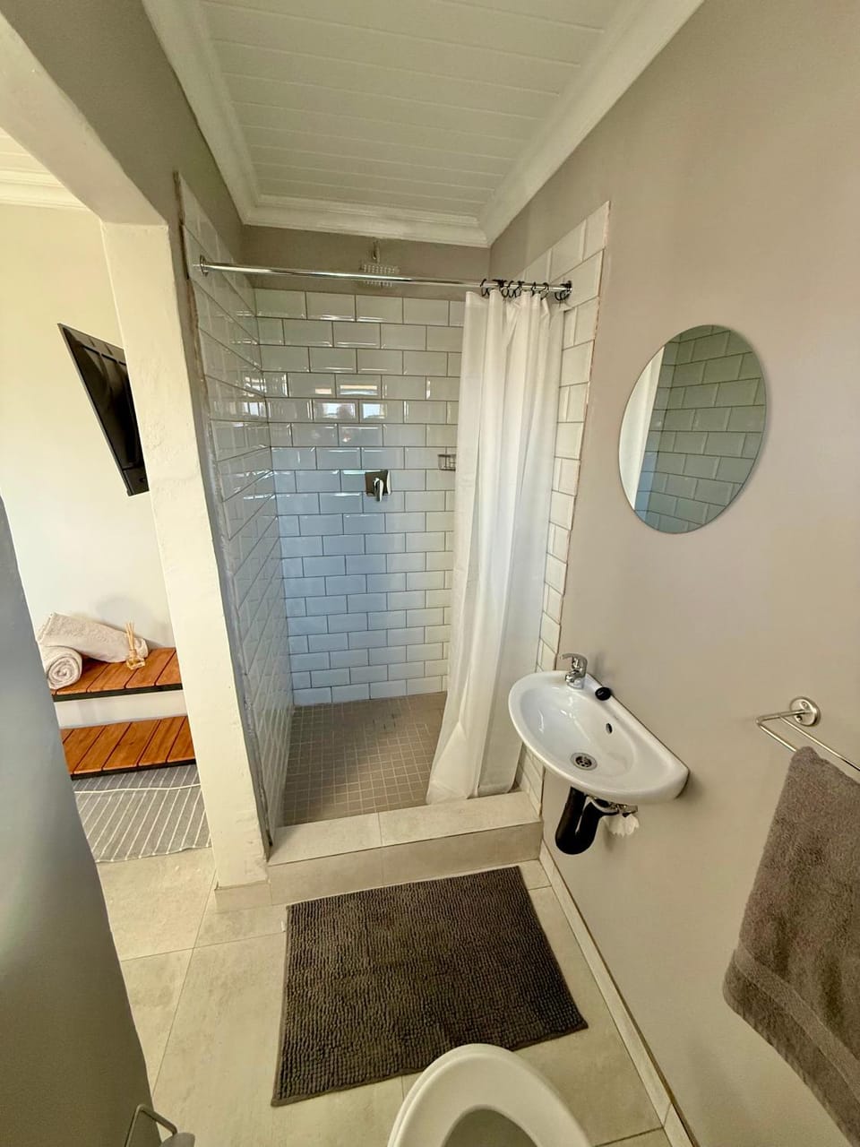 Shower, Toilet, Bathroom, towels