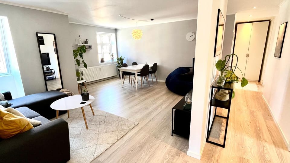 Living room, Seating area, Dining area
