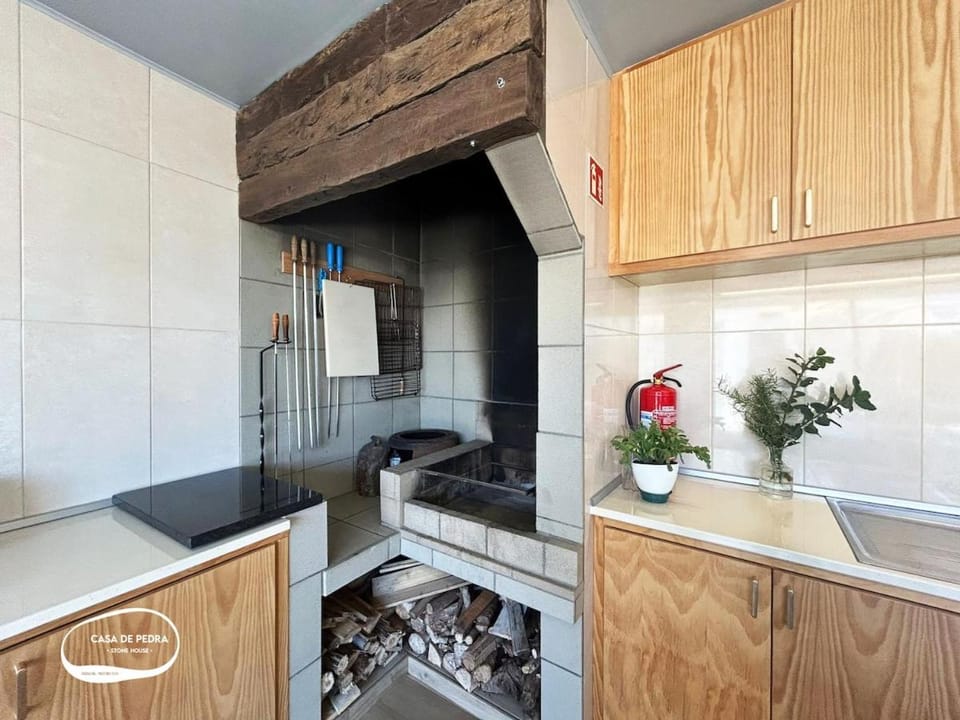 BBQ facilities, Kitchen or kitchenette, Living room, stove