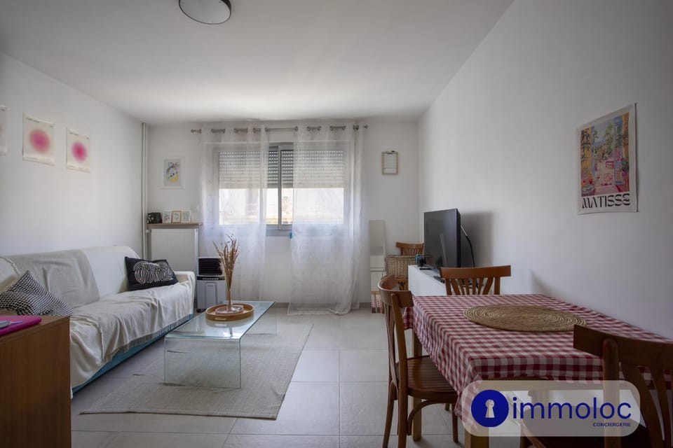 Studio near airport Apartment in Nice