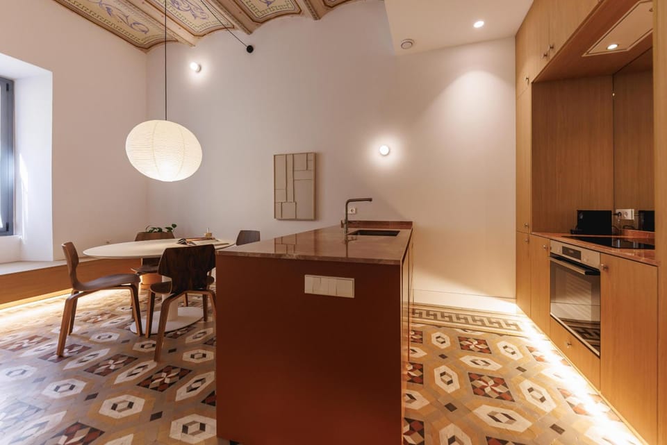 Kitchen or kitchenette, Dining area