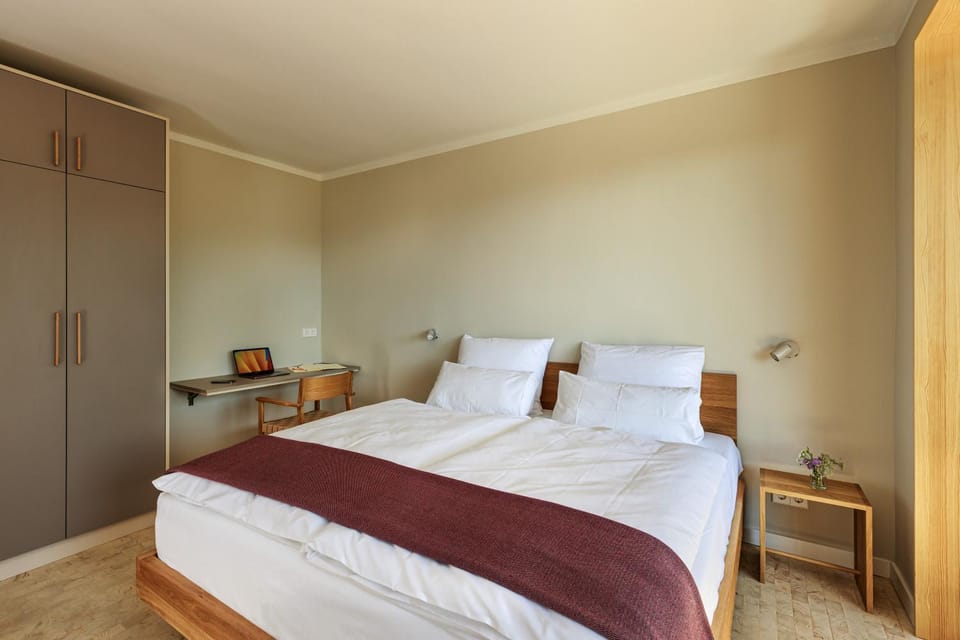 Bed, Bedroom, wardrobe