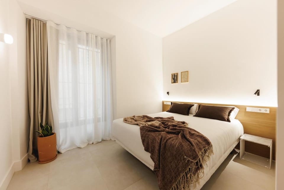 Bed, Bedroom