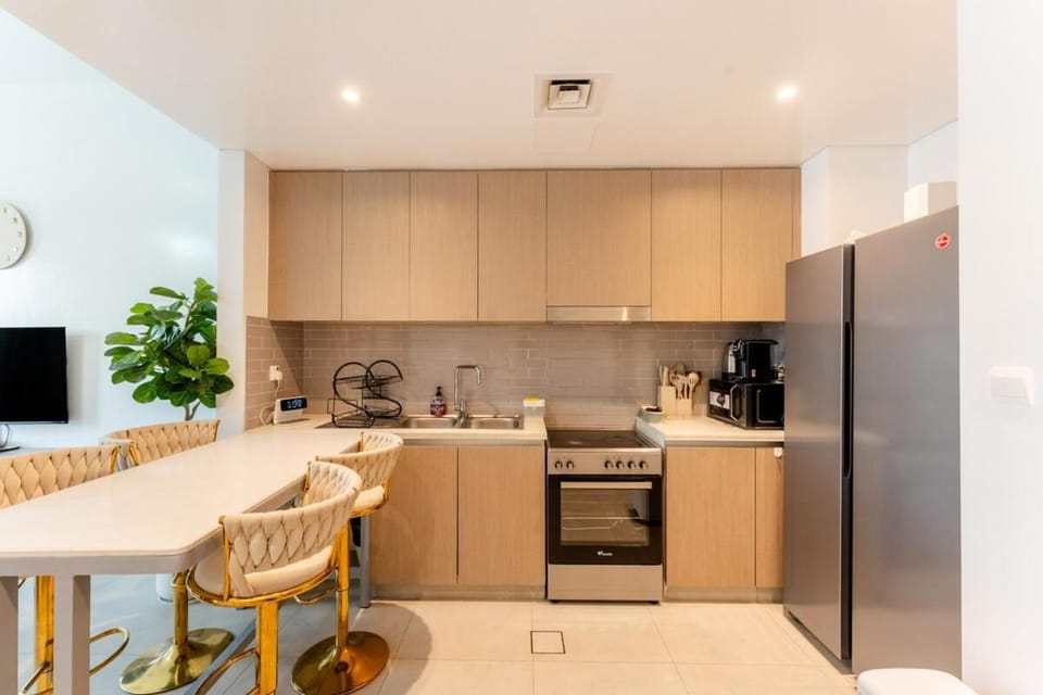 Stunning 2 Bed in Cyan Beach Residence Apartment in Al Sharjah