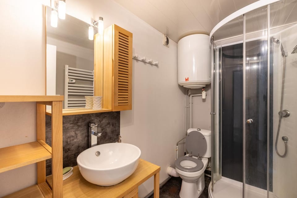 Shower, Bathroom