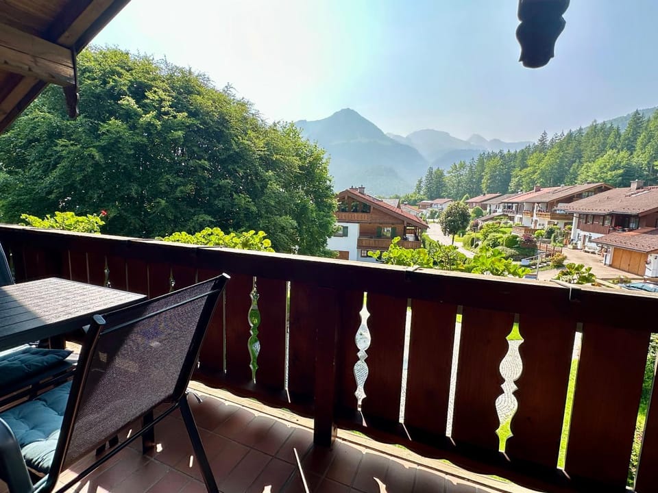 Balcony/Terrace, Mountain view