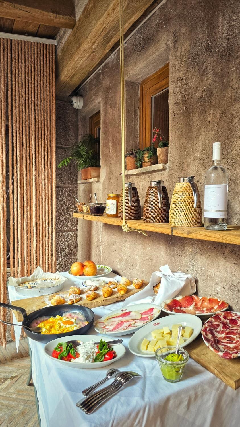 Patio, Breakfast