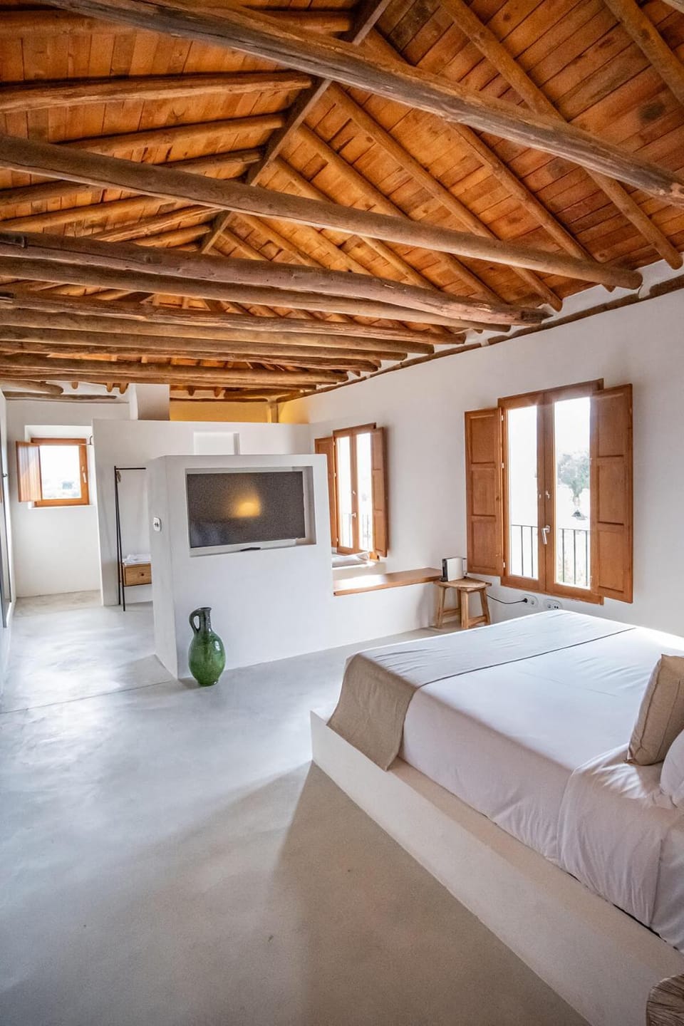 Shower, Bed, Garden view, Sunrise, Bath, wardrobe