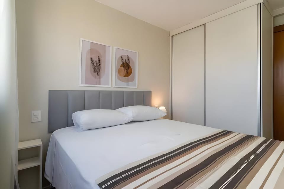 Bed, Photo of the whole room, wardrobe