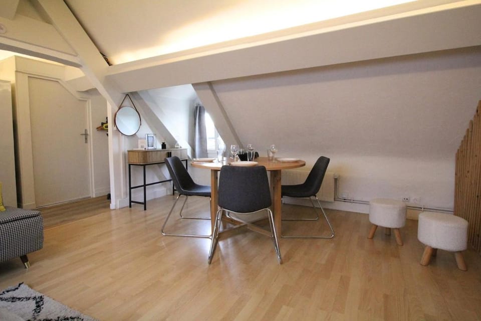 La Mansarde - Cozy T2 - Disney, Gare, Hypercentre Apartment in Lagny-sur-Marne