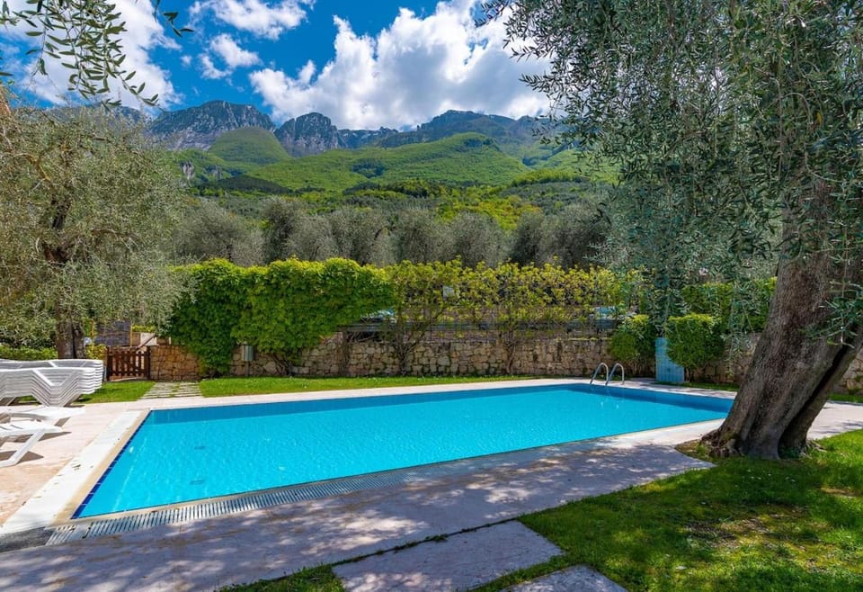 Day, Natural landscape, Garden, Mountain view, Pool view, Swimming pool