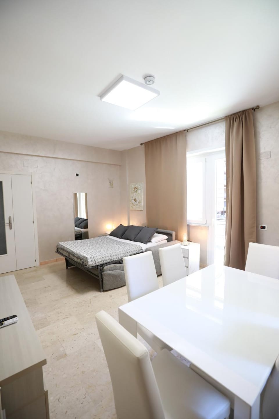 Bed, Photo of the whole room, Seating area, Bedroom