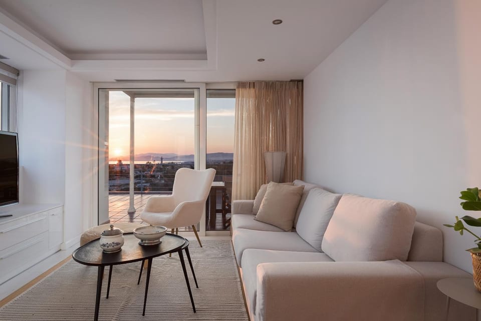 TV and multimedia, View (from property/room), Balcony/Terrace, Living room, Seating area