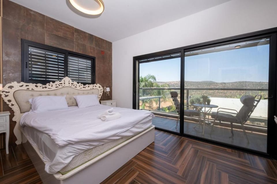 Bed, Balcony/Terrace, Bedroom