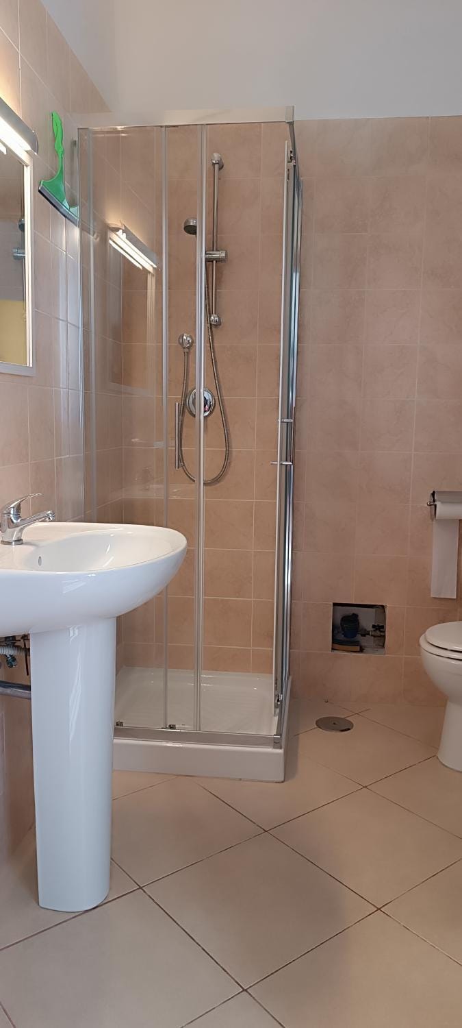 Shower, Toilet, Bathroom
