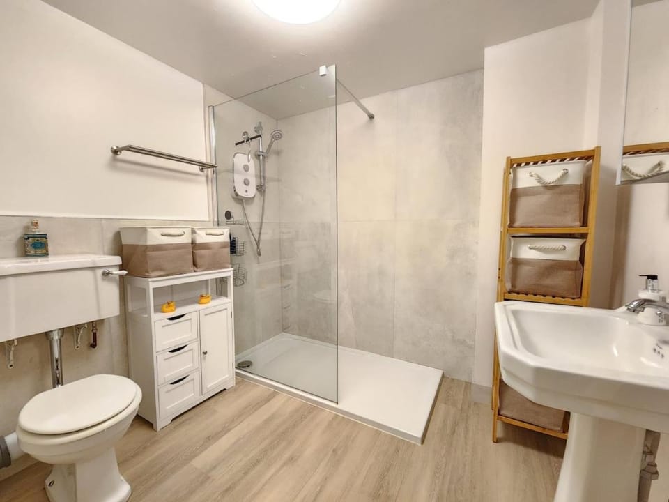 Elegant 3BR Home Near Oxford Centre, Garden, WiFi House in Oxford