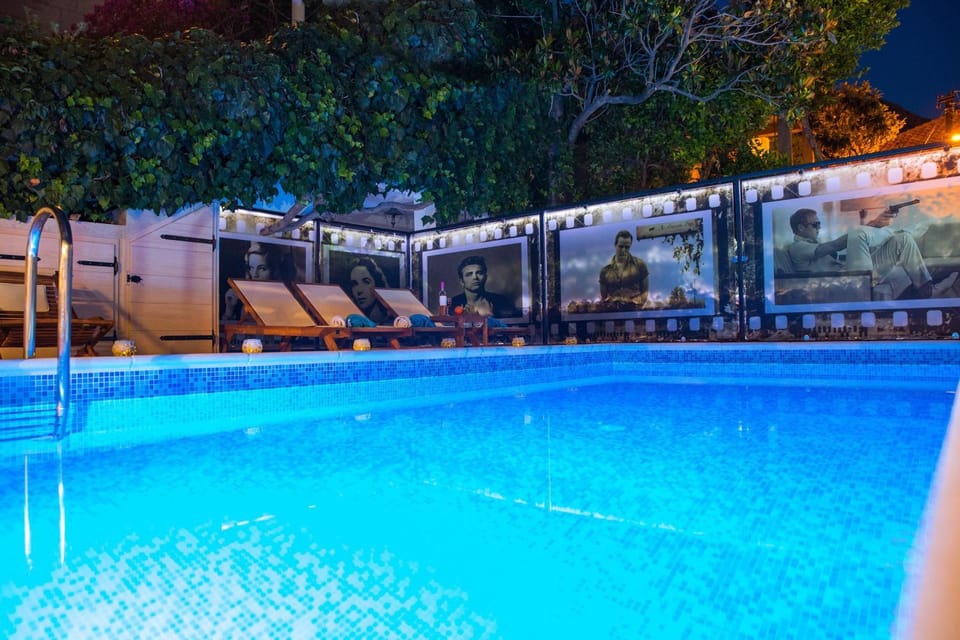 Swimming pool, Swimming pool