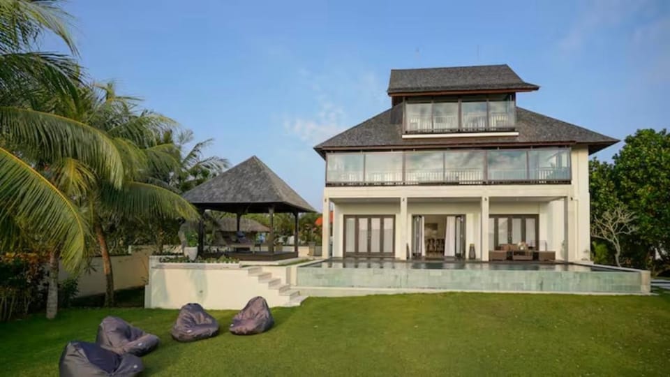 Property building, Garden view
