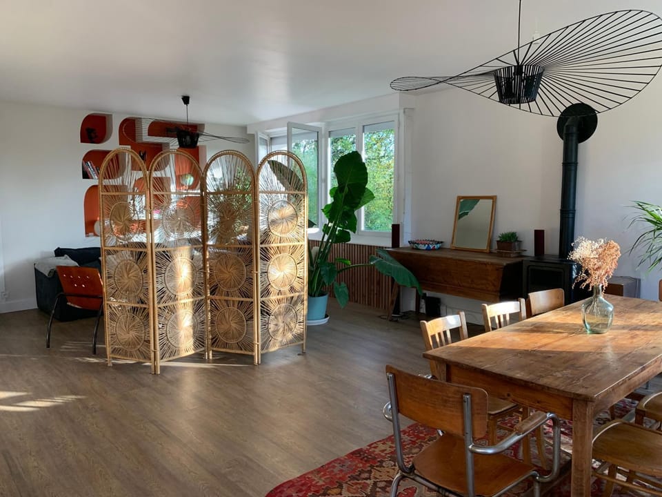 Seating area, Dining area