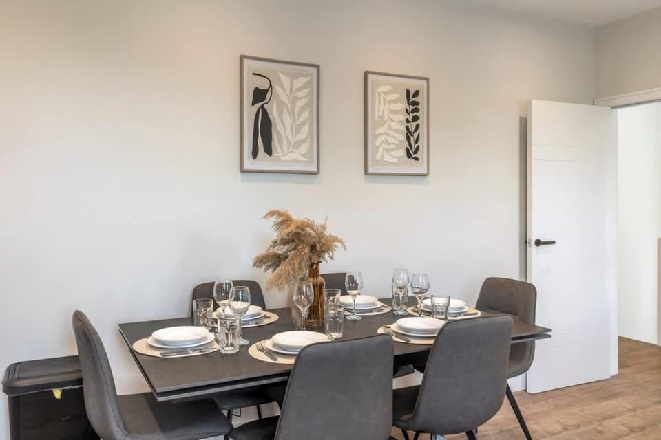 Kew View Suite 2BR Sleeps 9, Walk to Tube & Sights Inn in Richmond