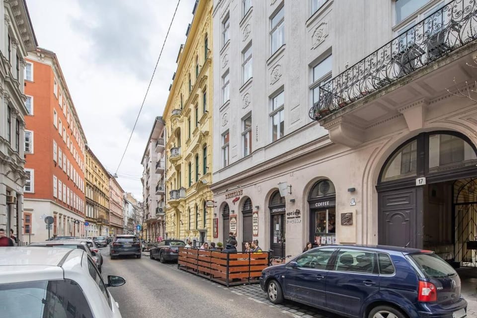Neighbourhood, City view, Street view, Location