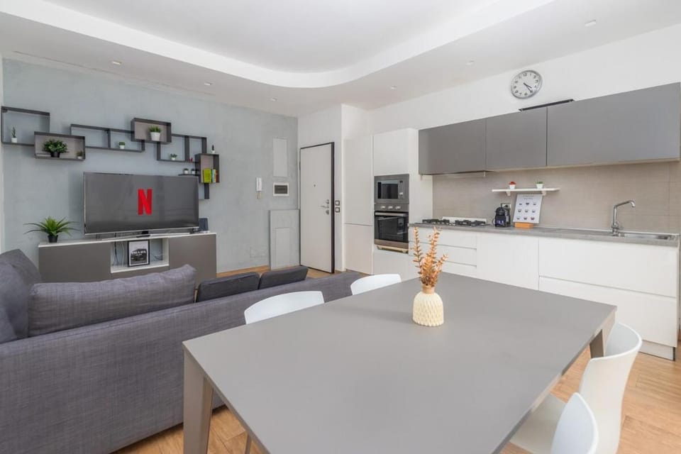 Chic Suite near the center,wifi,comfort,parking Apartment in Milan