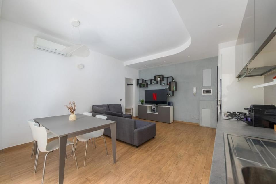 Chic Suite near the center,wifi,comfort,parking Apartment in Milan