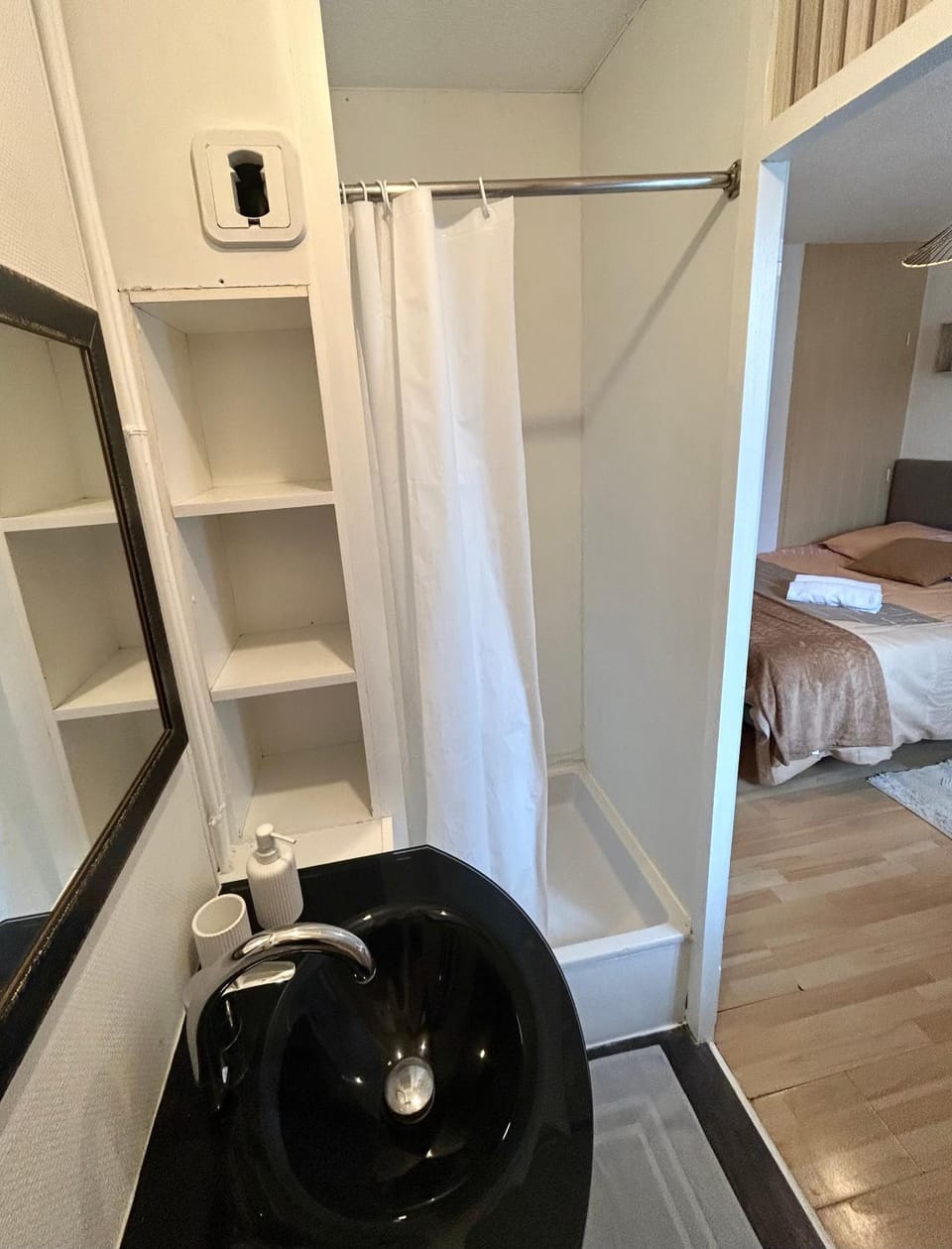 Shower, Bathroom, Bedroom
