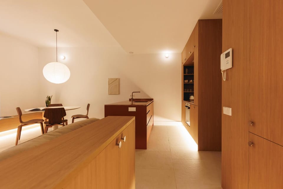 Kitchen or kitchenette, Dining area