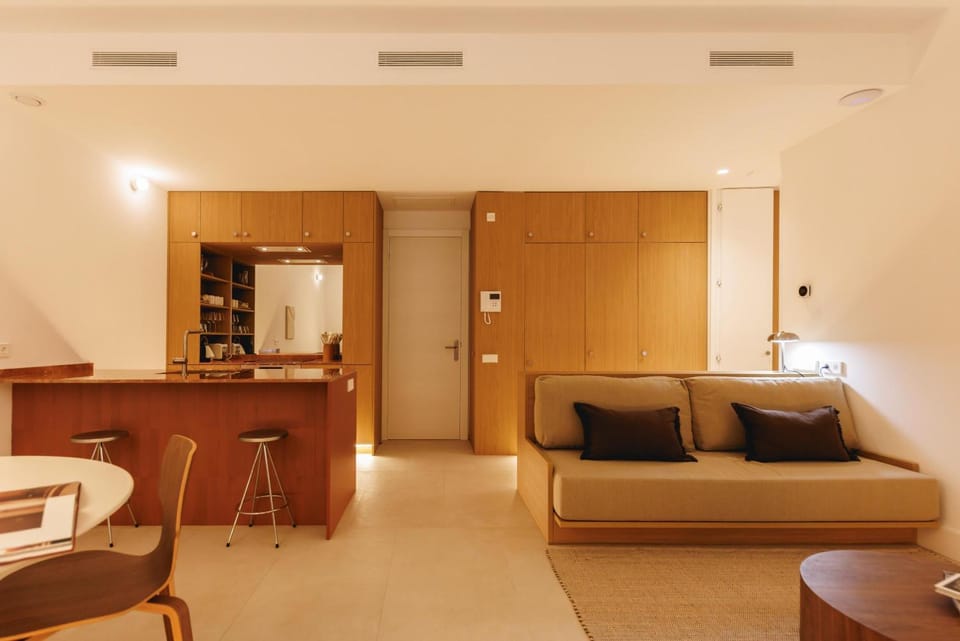 Kitchen or kitchenette, Seating area