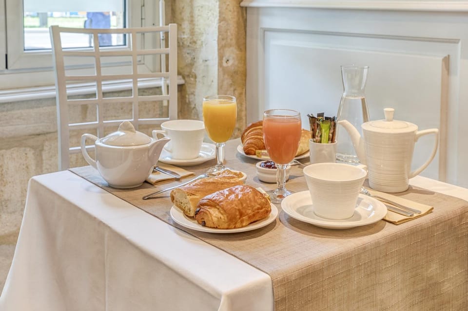 Logis Hôtel - Hôtel des Voyageurs Hotel in Bordeaux