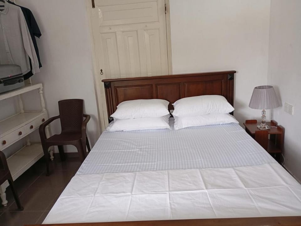 Homestay with AC Wi-Fi and Hot Water near Colombo Apartment in Western Province