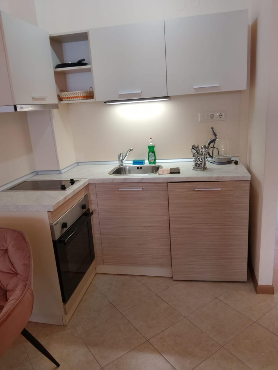 Kitchen or kitchenette, oven, stove
