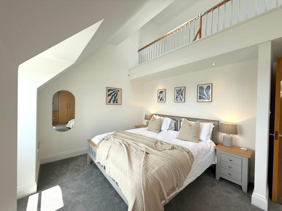 Tenby Sea View Apartment with Swimming Pool Apartment in Wales