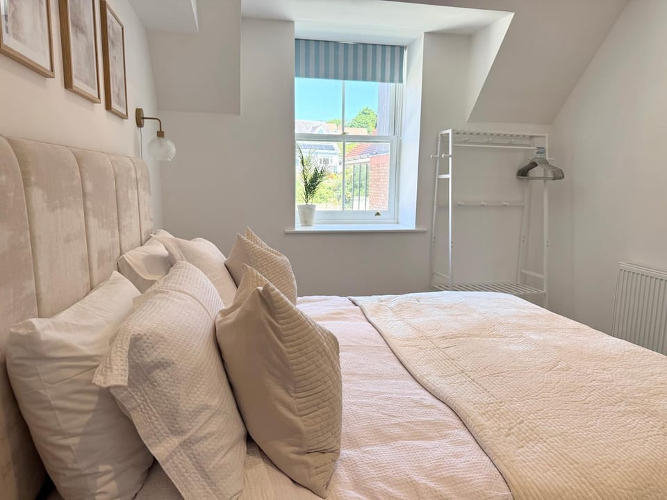 Tenby Sea View Apartment with Swimming Pool Apartment in Wales