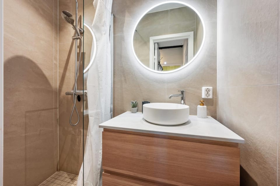 Shower, Bathroom