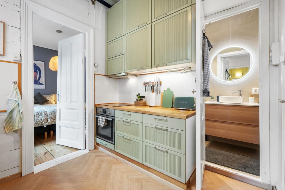 Kitchen or kitchenette