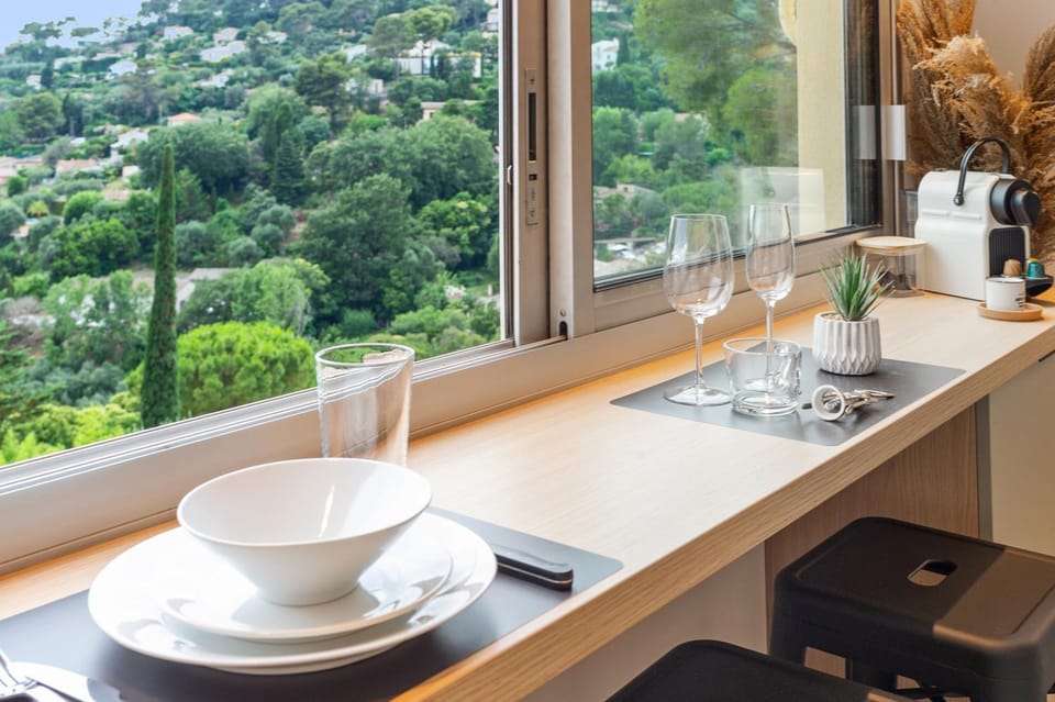 Natural landscape, Coffee/tea facilities, View (from property/room), Balcony/Terrace, Dining area