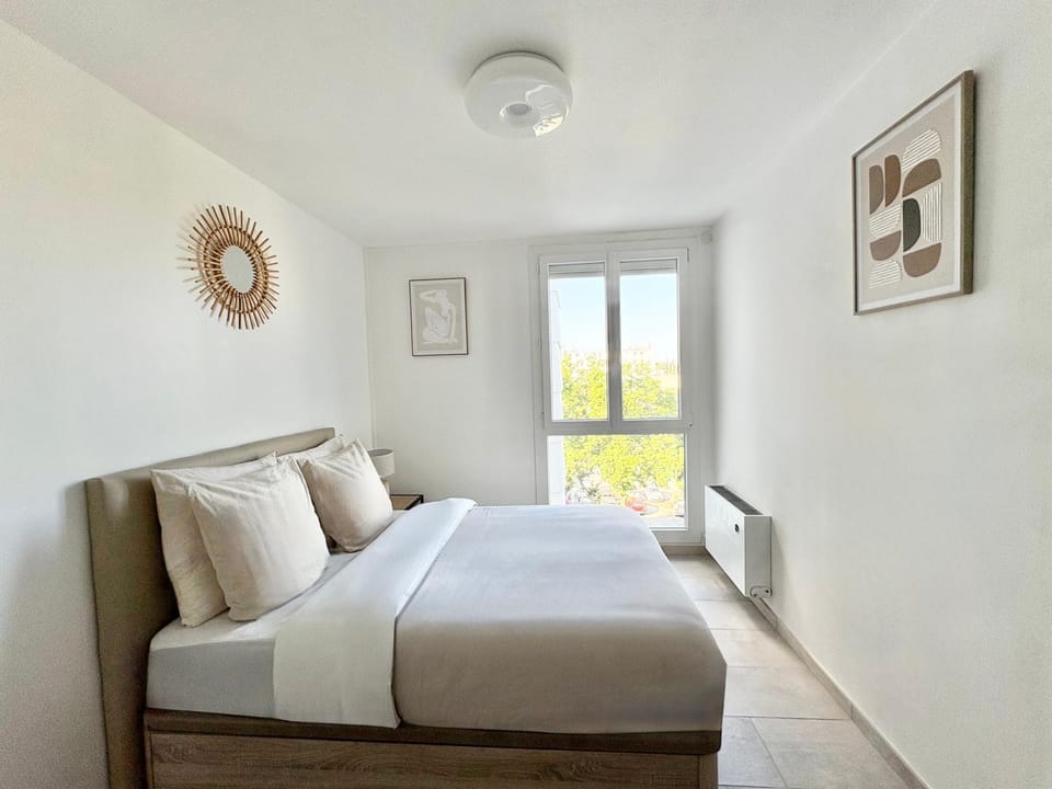Comfortable and bright renovated 4-room apartment 5' downtown Apartment in Lattes