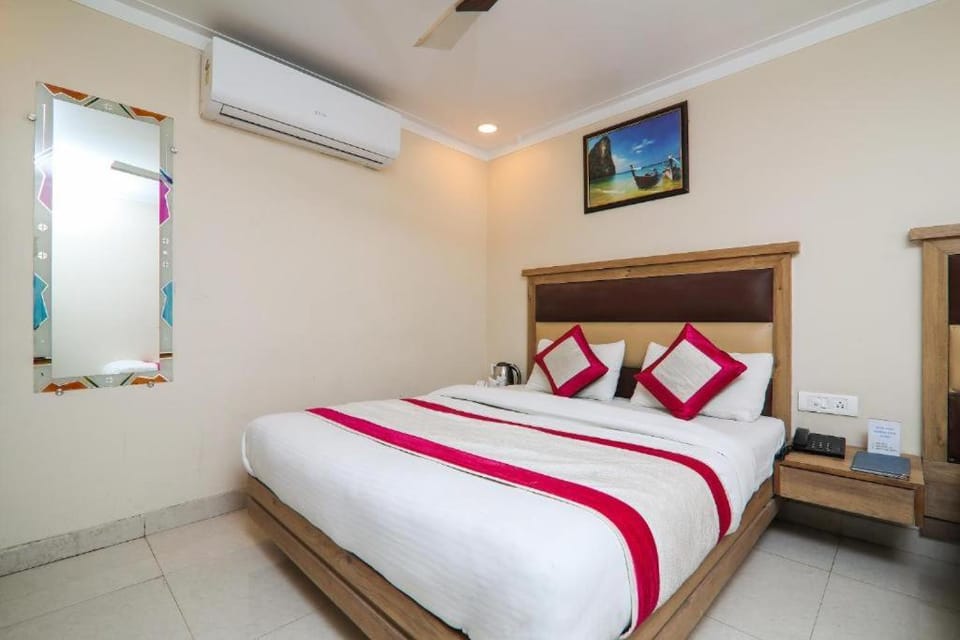 Bed, Bedroom, air conditioner