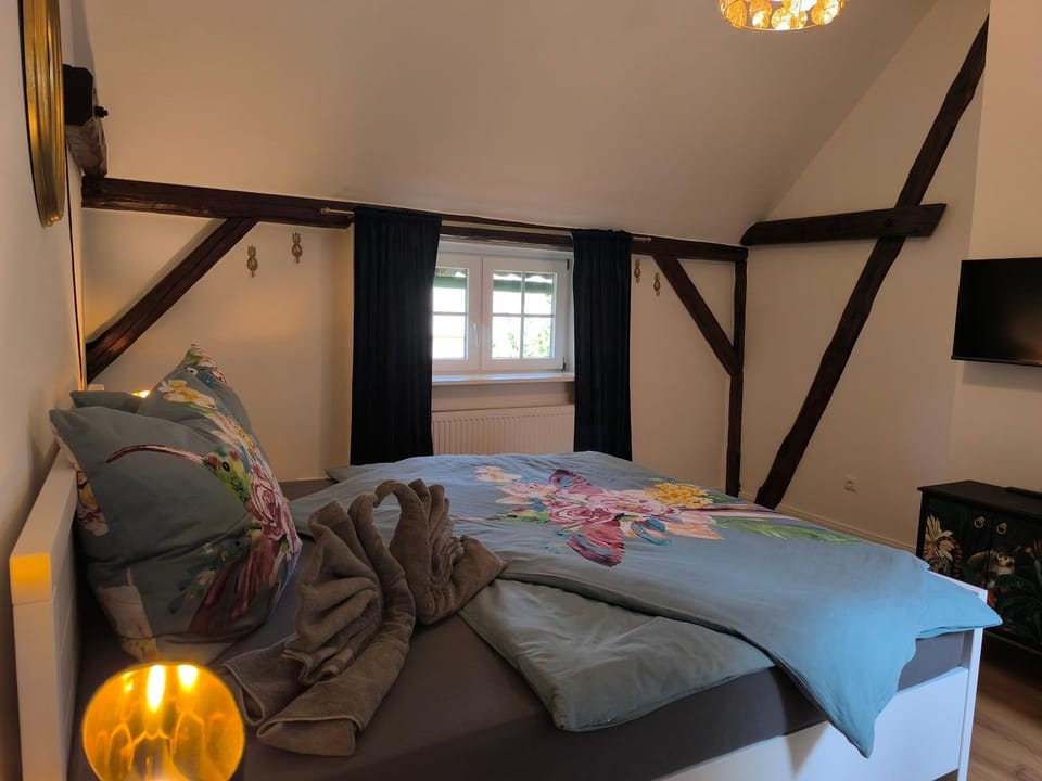 Bed, Bedroom