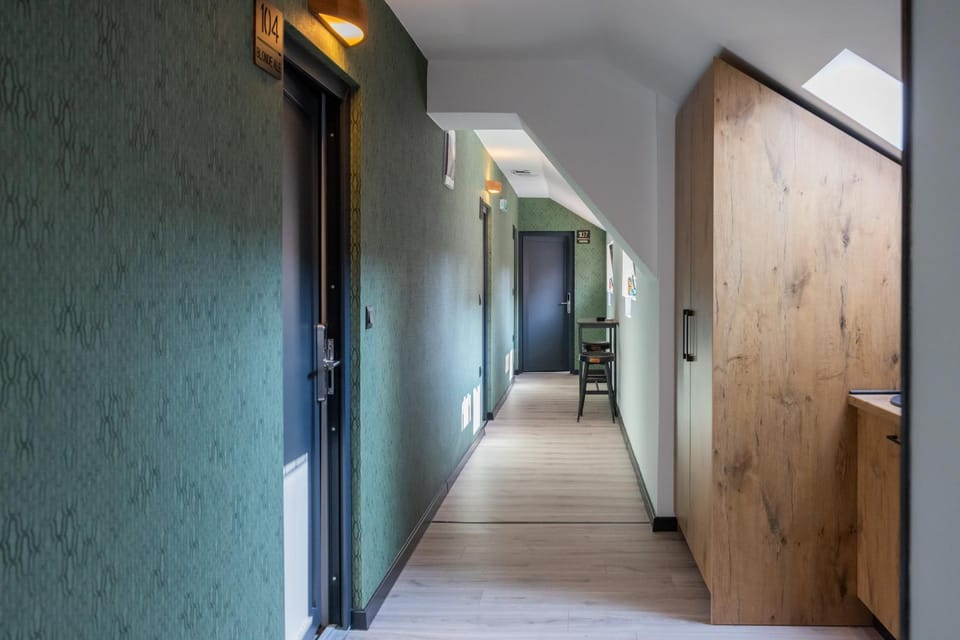 wardrobe, Internal: Not applicable to any particular room