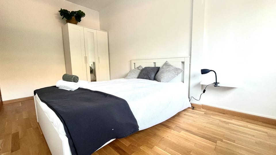 Bed, Photo of the whole room, Bedroom, wardrobe