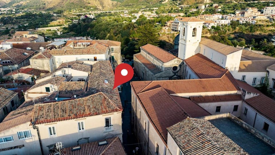Property building, Day, Neighbourhood, Bird's eye view, Location