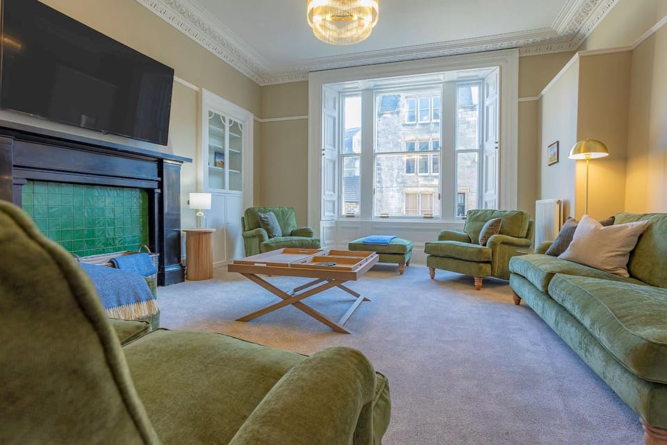 Communal lounge/ TV room, Living room