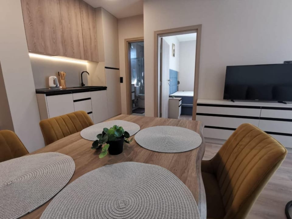 TV and multimedia, Living room, Seating area, oven